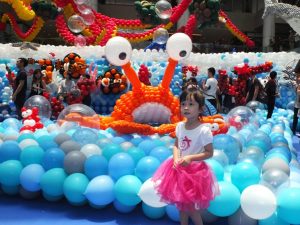 balloons-tunnel-39